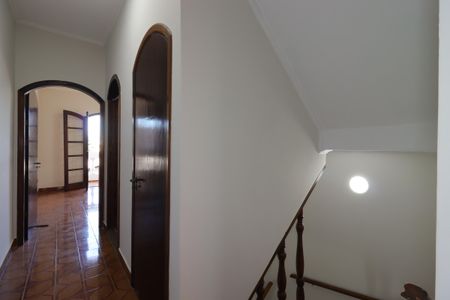 Casa à venda com 164m², 3 quartos e 2 vagasCorredor primeiro piso