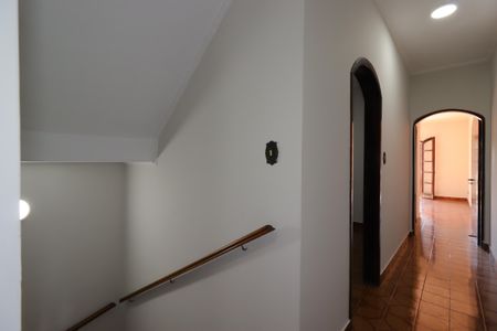 Casa à venda com 164m², 3 quartos e 2 vagasCorredor primeiro piso