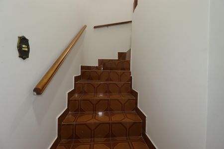 Casa à venda com 164m², 3 quartos e 2 vagasEscada