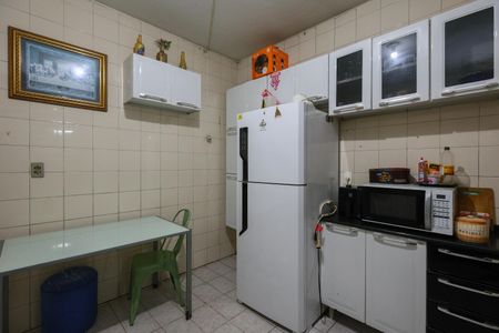 Casa à venda com 100m², 3 quartos e 2 vagas Casa à venda com 100m², 3 quartos e 2 vagasCozinha