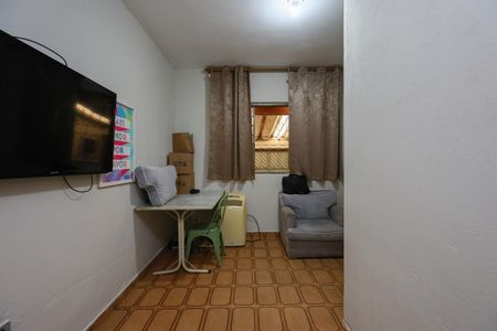 Casa à venda com 100m², 3 quartos e 2 vagas Casa à venda com 100m², 3 quartos e 2 vagasSala