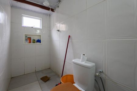 Casa à venda com 100m², 3 quartos e 2 vagas Casa à venda com 100m², 3 quartos e 2 vagasBanheiro da Suíte