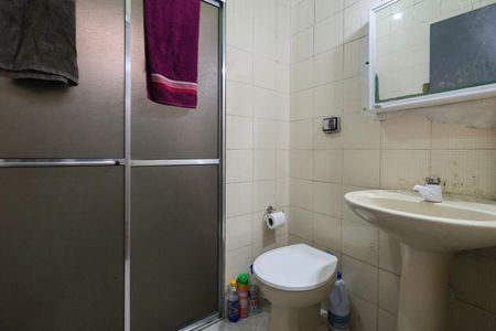 Casa à venda com 100m², 3 quartos e 2 vagas Casa à venda com 100m², 3 quartos e 2 vagasBanheiro