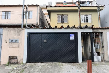 Casa à venda com 100m², 3 quartos e 2 vagas Casa à venda com 100m², 3 quartos e 2 vagasFachada