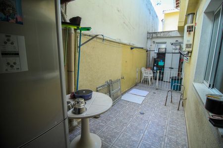 Casa de condomínio à venda com 200m², 3 quartos e 4 vagas