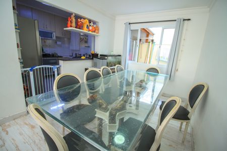 Casa de condomínio à venda com 200m², 3 quartos e 4 vagas