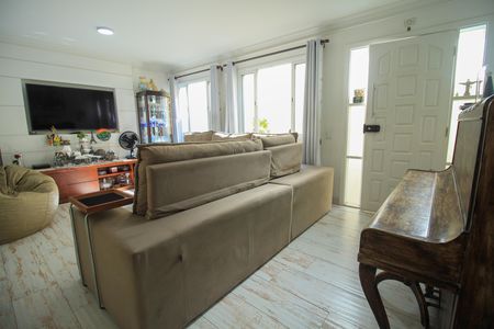 Casa de condomínio à venda com 200m², 3 quartos e 4 vagas
