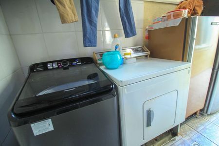 Casa de condomínio à venda com 200m², 3 quartos e 4 vagas