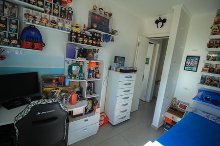 Casa de condomínio à venda com 200m², 3 quartos e 4 vagas