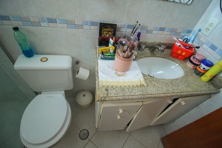 Casa de condomínio à venda com 200m², 3 quartos e 4 vagas