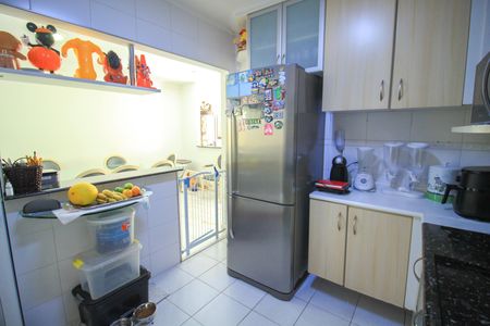 Casa de condomínio à venda com 200m², 3 quartos e 4 vagas