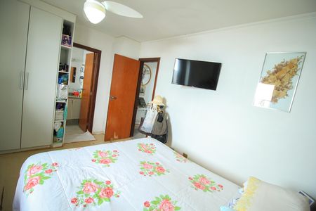 Casa de condomínio à venda com 200m², 3 quartos e 4 vagas