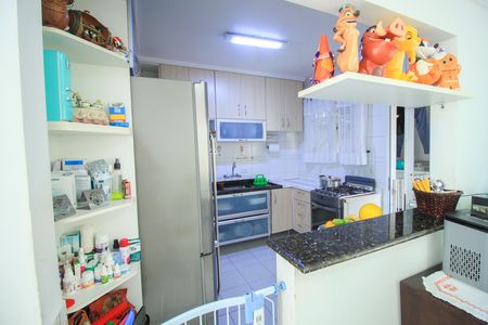 Casa de condomínio à venda com 200m², 3 quartos e 4 vagas