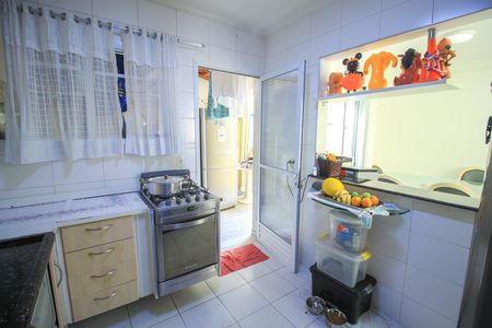 Casa de condomínio à venda com 200m², 3 quartos e 4 vagas