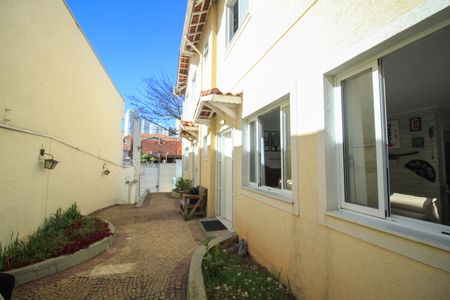 Casa de condomínio à venda com 200m², 3 quartos e 4 vagas