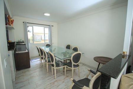 Casa de condomínio à venda com 200m², 3 quartos e 4 vagas