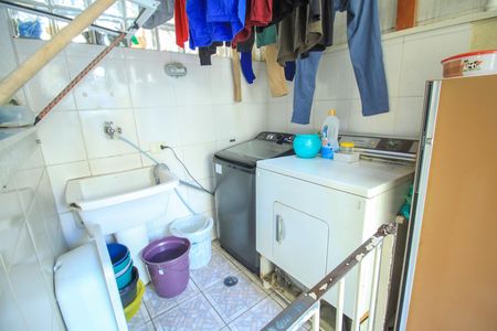 Casa de condomínio à venda com 200m², 3 quartos e 4 vagas