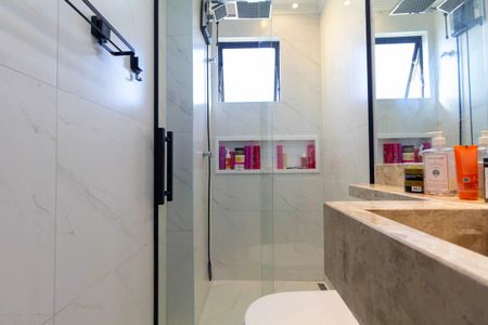 Banheiro de apartamento à venda com 2 quartos, 49m² em Burgo Paulista, São Paulo