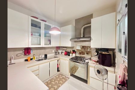 Apartamento para alugar com 200m², 3 quartos e sem vaga