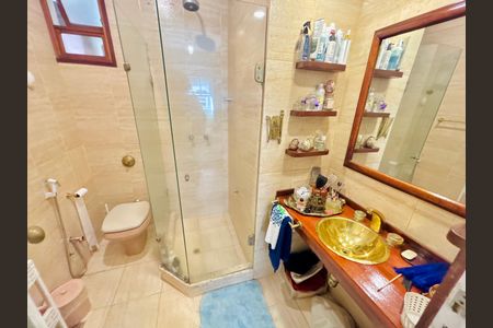 Apartamento para alugar com 200m², 3 quartos e sem vaga
