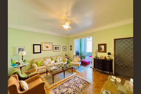 Apartamento para alugar com 200m², 3 quartos e sem vaga
