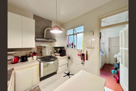 Apartamento para alugar com 200m², 3 quartos e sem vaga