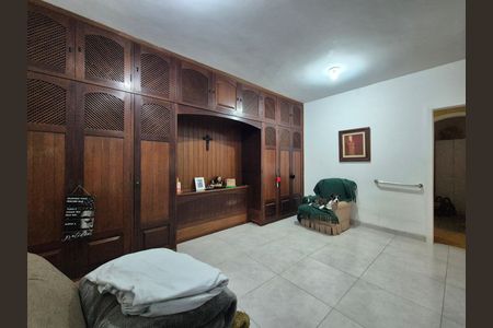Casa à venda com 550m², 4 quartos e 2 vagas