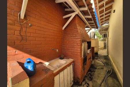 Casa à venda com 550m², 4 quartos e 2 vagas