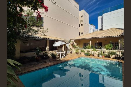 Casa à venda com 550m², 4 quartos e 2 vagas