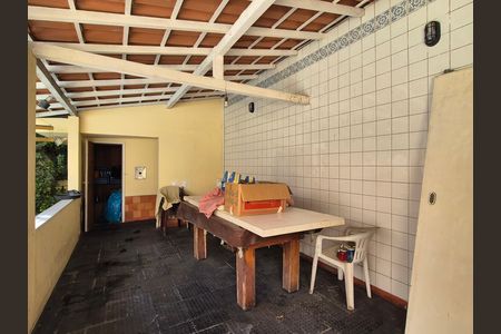 Casa à venda com 550m², 4 quartos e 2 vagas