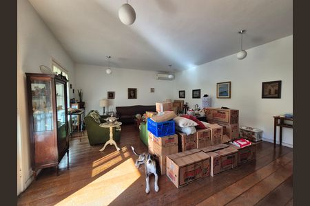 Casa à venda com 550m², 4 quartos e 2 vagas