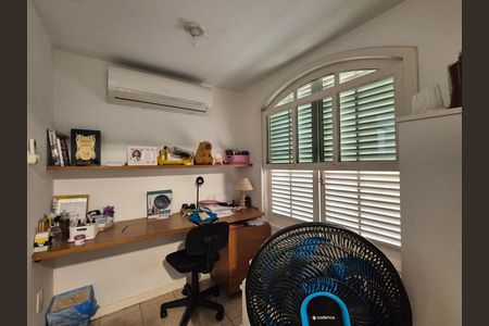 Casa à venda com 550m², 4 quartos e 2 vagas