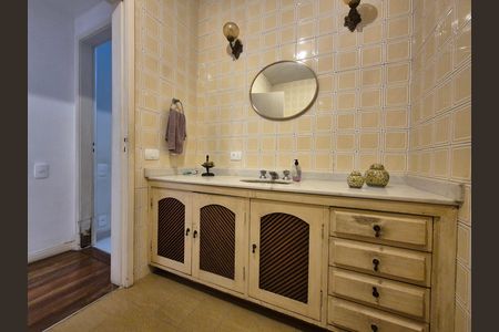 Casa à venda com 550m², 4 quartos e 2 vagas