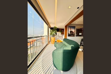 Apartamento à venda com 130m², 3 quartos e 2 vagas Apartamento à venda com 130m², 3 quartos e 2 vagasVaranda