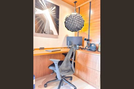 Apartamento à venda com 130m², 3 quartos e 2 vagas Apartamento à venda com 130m², 3 quartos e 2 vagasEscritorio