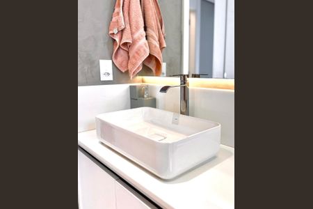 Apartamento à venda com 130m², 3 quartos e 2 vagas Apartamento à venda com 130m², 3 quartos e 2 vagasBanheiro Suíte