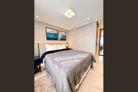 Apartamento à venda com 130m², 3 quartos e 2 vagas Apartamento à venda com 130m², 3 quartos e 2 vagasSuíte