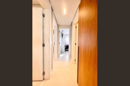 Apartamento à venda com 130m², 3 quartos e 2 vagas Apartamento à venda com 130m², 3 quartos e 2 vagasCorredor