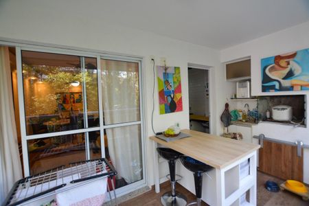 Apartamento à venda com 82m², 3 quartos e 1 vaga Apartamento à venda com 82m², 3 quartos e 1 vagaVARANDA