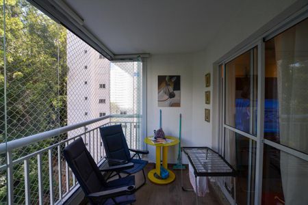 Apartamento à venda com 82m², 3 quartos e 1 vaga Apartamento à venda com 82m², 3 quartos e 1 vagaVARANDA