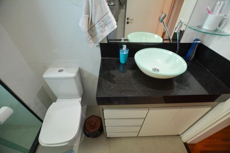 Apartamento à venda com 82m², 3 quartos e 1 vaga Apartamento à venda com 82m², 3 quartos e 1 vagaBANHEIRO