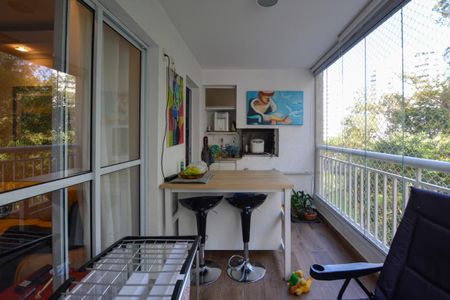 Apartamento à venda com 82m², 3 quartos e 1 vaga Apartamento à venda com 82m², 3 quartos e 1 vagaVARANDA