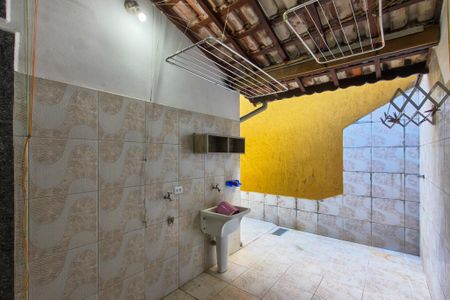 Casa para alugar com 120m², 2 quartos e 2 vagas Casa para alugar com 120m², 2 quartos e 2 vagasQuintal