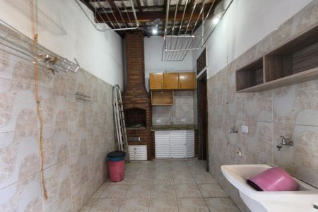 Casa para alugar com 120m², 2 quartos e 2 vagas Casa para alugar com 120m², 2 quartos e 2 vagasQuintal