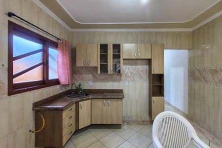 Casa para alugar com 120m², 2 quartos e 2 vagas Casa para alugar com 120m², 2 quartos e 2 vagasCozinha