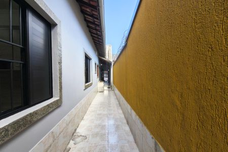 Casa para alugar com 120m², 2 quartos e 2 vagas Casa para alugar com 120m², 2 quartos e 2 vagascorredor lateral