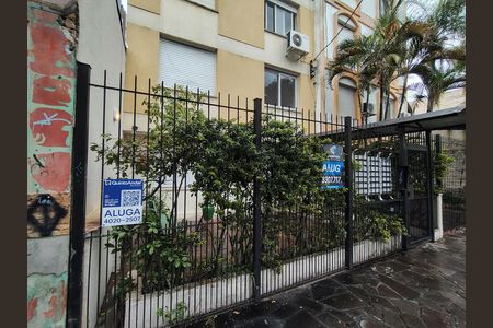 Fachada rua de kitnet/studio para alugar com 1 quarto, 40m² em Cidade Baixa, Porto Alegre