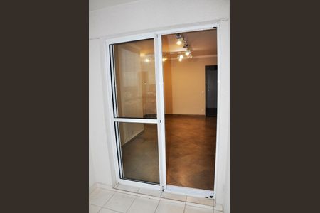Apartamento para alugar com 81m², 3 quartos e 1 vaga Apartamento para alugar com 81m², 3 quartos e 1 vagaDetalhe - Varanda da Sala e Sala de Jantar