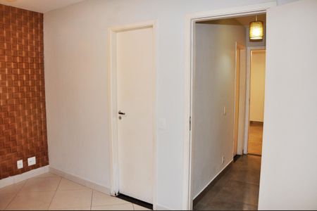 Apartamento para alugar com 81m², 3 quartos e 1 vaga Apartamento para alugar com 81m², 3 quartos e 1 vagaDetalhe - Quarto 01 com Suíte