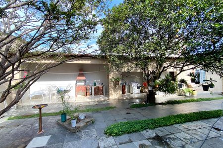 Quintal de casa à venda com 3 quartos, 420m² em Cidade Nova, Belo Horizonte